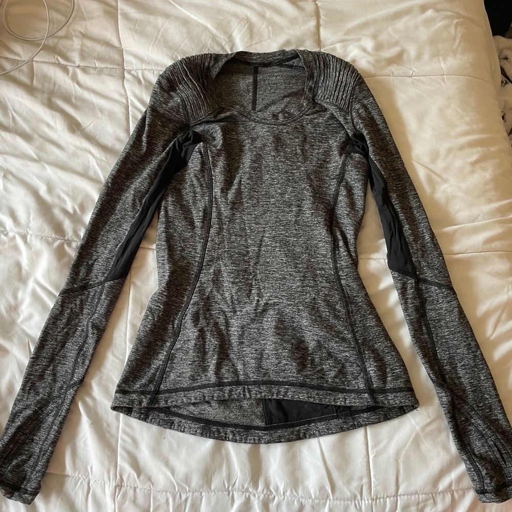 Lululemon long sleeve sz 4